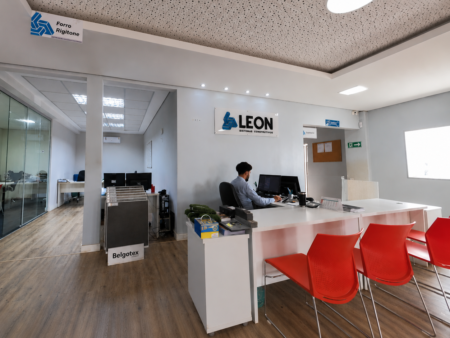 Balcão de atendimento da loja Leon